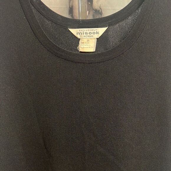 Misook Black no sleeve top - Picture 2 of 4